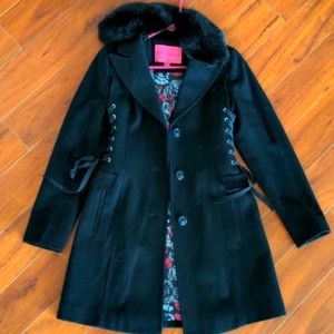 Betsy johnson coat size small
